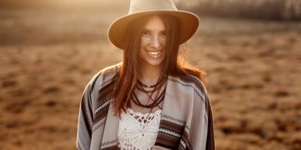 Warum Du unbedingt einen Poncho oder ein Cape in Deinem Kleiderschrank haben solltest!