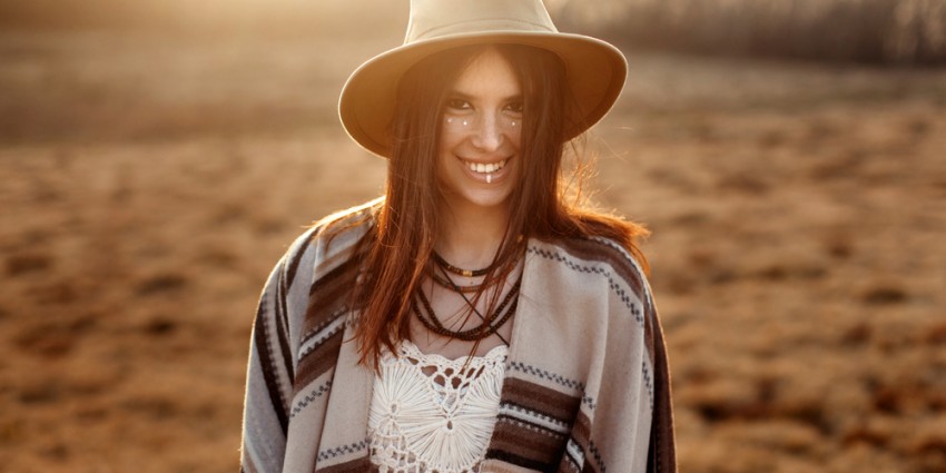 Warum Du unbedingt einen Poncho oder ein Cape in Deinem Kleiderschrank haben solltest!