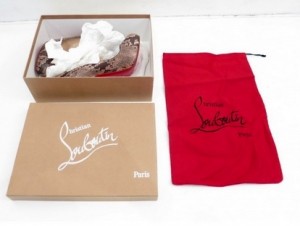 How to tell fake or genuine Louboutin shoes