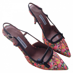 Schuhe im Blumenprint-Style